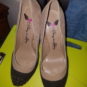 Heels Penny loves Kenny